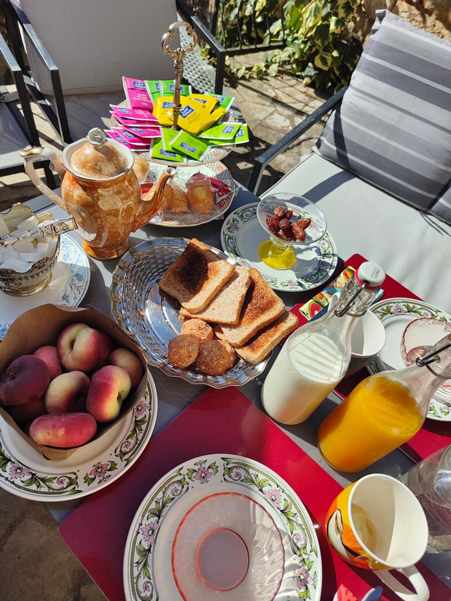 Bed and Breakfast La Taniere Des Tanneries Tonnerre Exterior foto