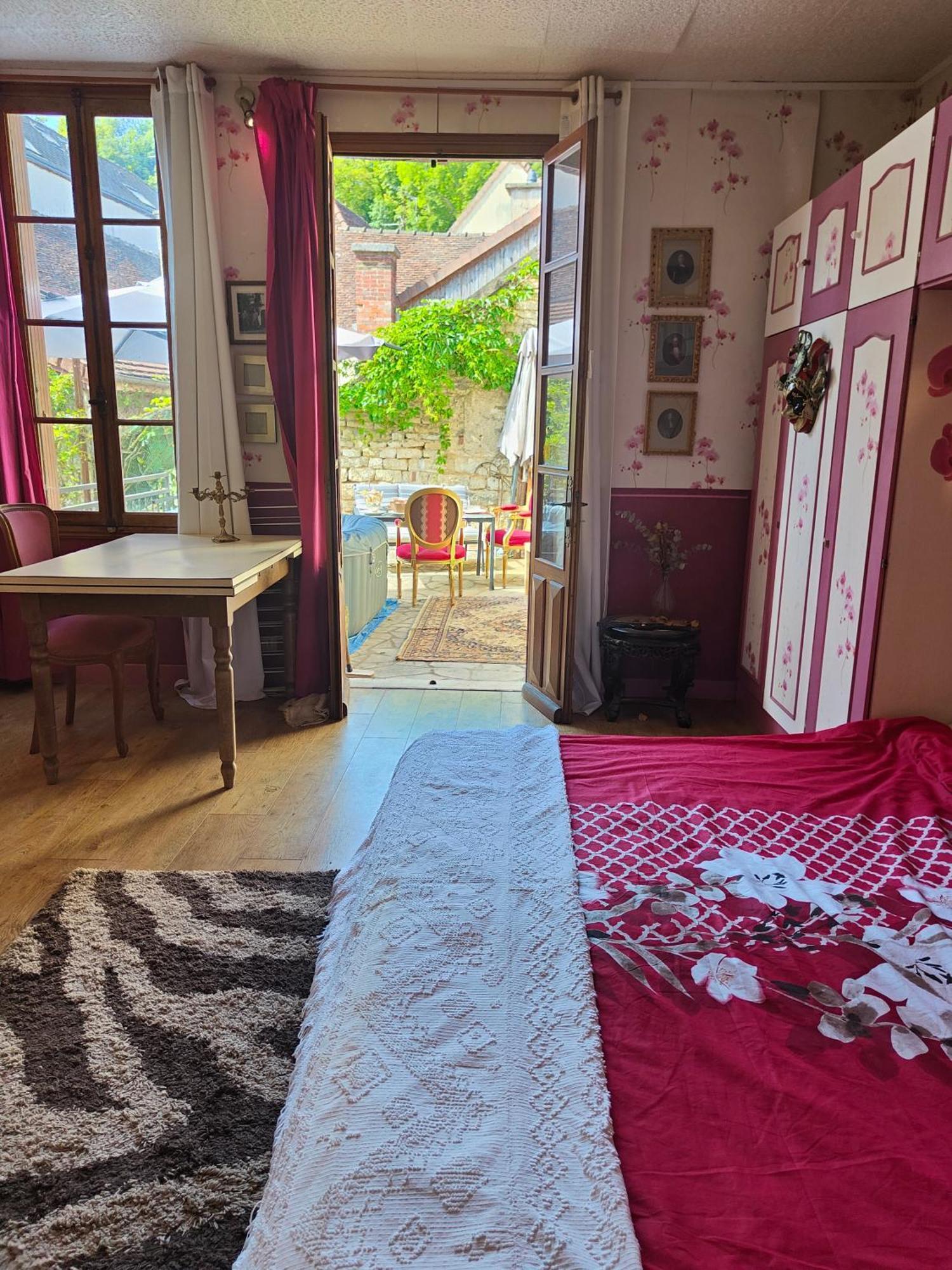 Bed and Breakfast La Taniere Des Tanneries Tonnerre Exterior foto