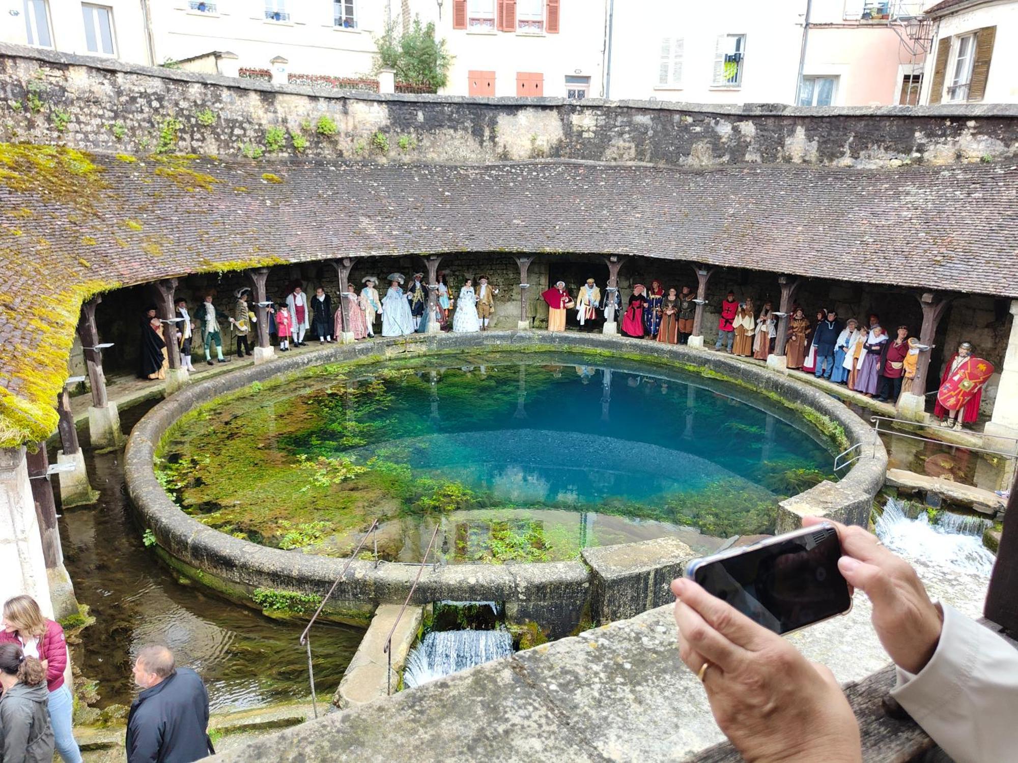Bed and Breakfast La Taniere Des Tanneries Tonnerre Exterior foto